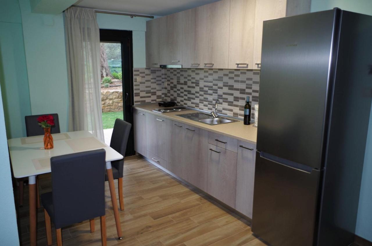 Anesis Luxury Apartments Skala Sotiros Ngoại thất bức ảnh