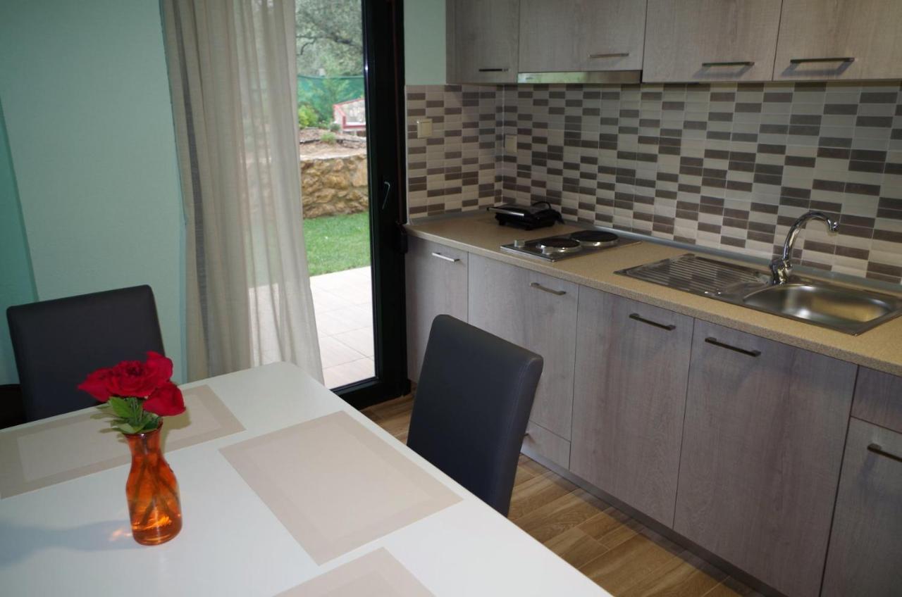 Anesis Luxury Apartments Skala Sotiros Ngoại thất bức ảnh